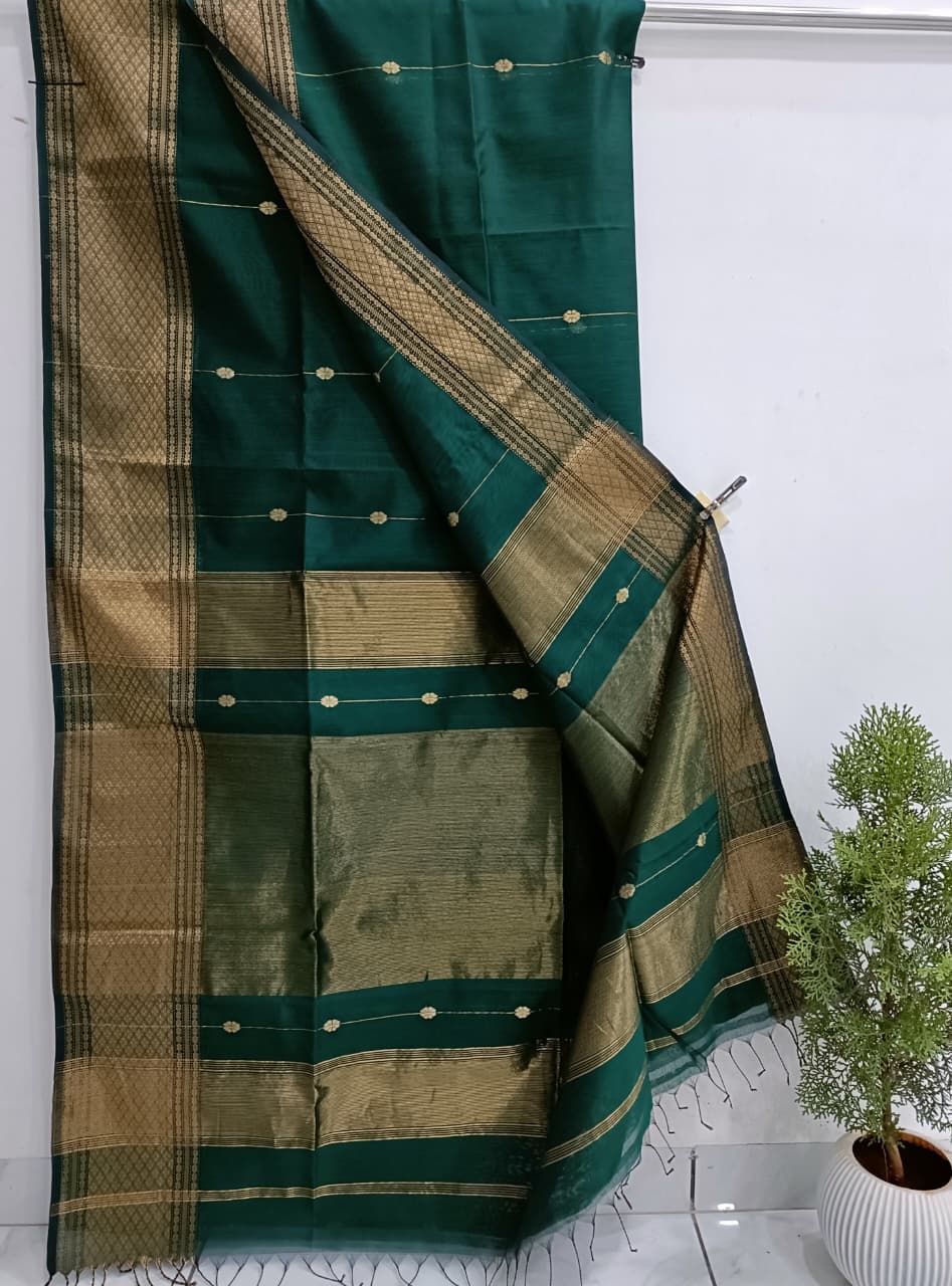 Diamond Border Cotton Flower Buti Maheshwari Saree - Image 4